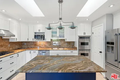 $1,099,000 | 1983 West Oracle Court, Newbury Park, CA 91320