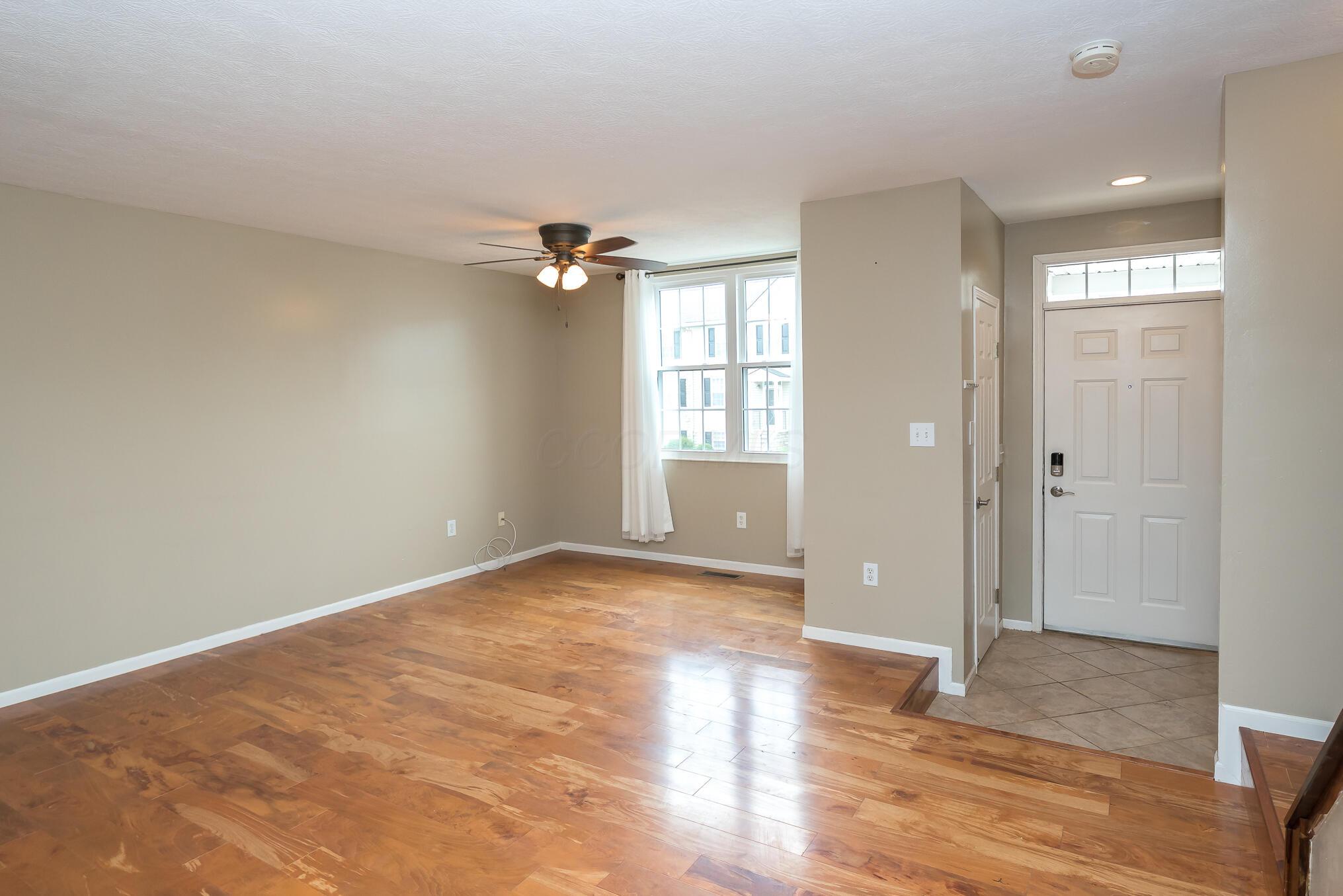 235 Millpond Road Sunbury, OH 43074 - Photo 3 of 24 Living Room