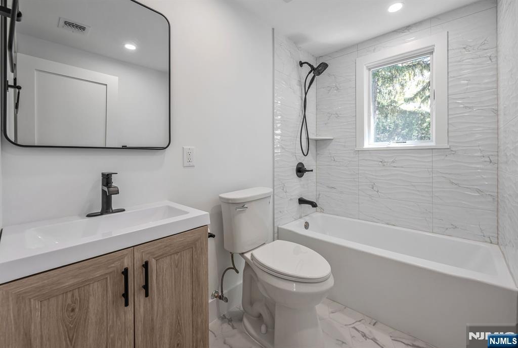 399 Gilbert Street, Unit SECOND Ridgewood, NJ 07450 - Photo 11 of 18