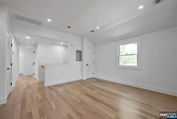 $3,850 | 399 Gilbert Street, Unit SECOND, Ridgewood, NJ 07450