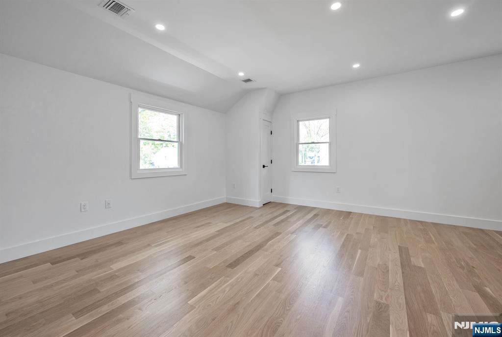 399 Gilbert Street, Unit SECOND Ridgewood, NJ 07450 - Photo 3 of 18