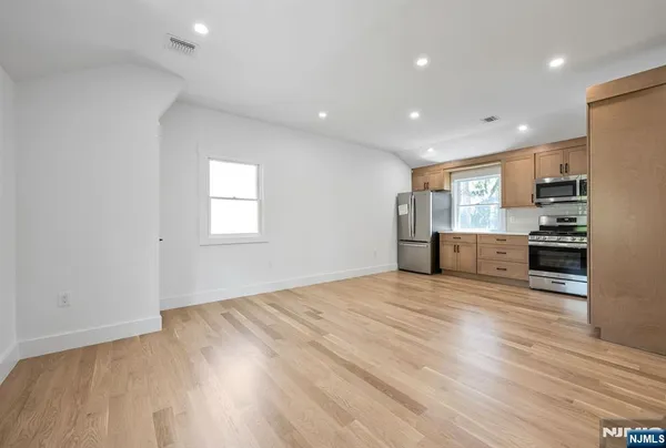 $3,850 | 399 Gilbert Street, Unit SECOND, Ridgewood, NJ 07450