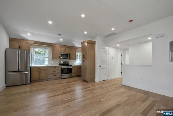 $3,850 | 399 Gilbert Street, Unit SECOND, Ridgewood, NJ 07450