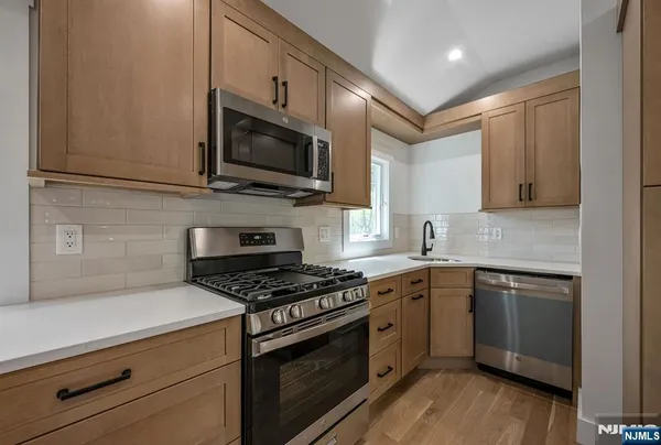 $3,850 | 399 Gilbert Street, Unit SECOND, Ridgewood, NJ 07450