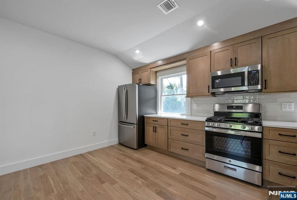 399 Gilbert Street, Unit SECOND Ridgewood, NJ 07450 - Photo 8 of 18