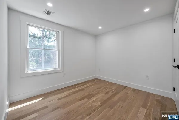 $3,850 | 399 Gilbert Street, Unit SECOND, Ridgewood, NJ 07450