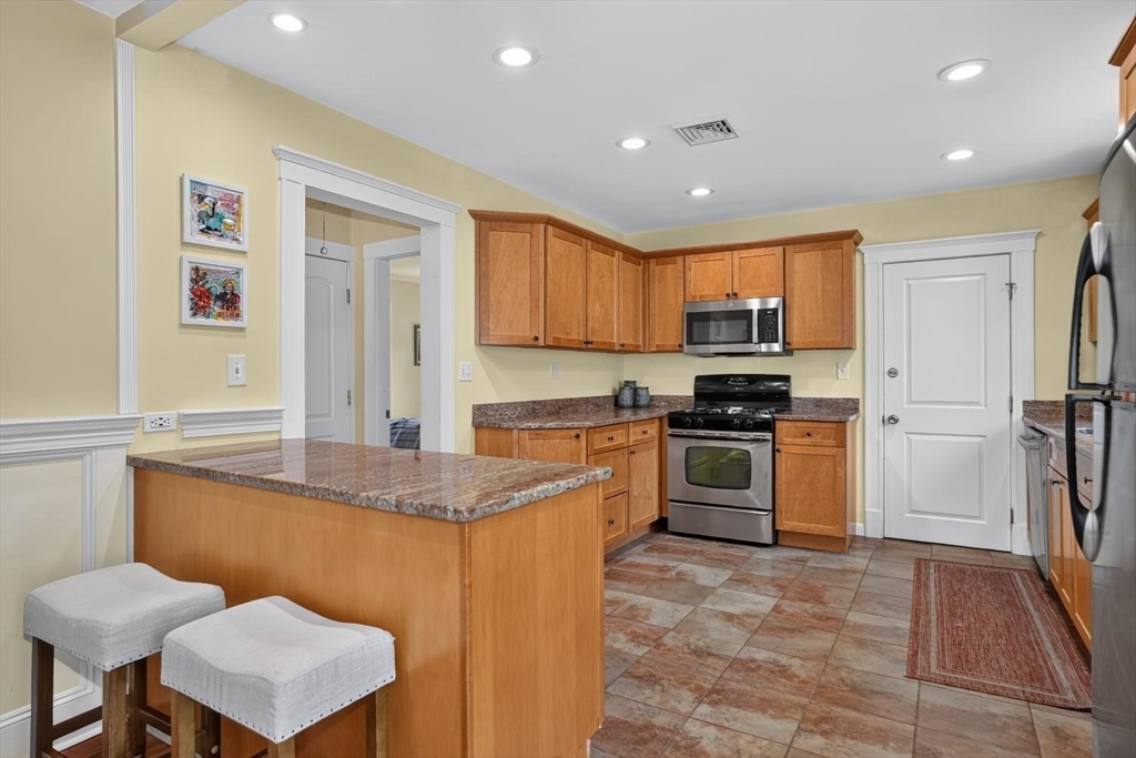 67 Webster Street, Unit 2 Arlington, MA 02474 - Photo 12 of 34