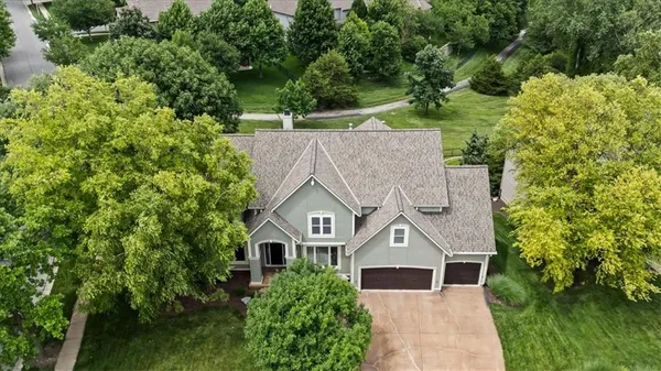 $789,500 | 17504 West 84th Street, Lenexa, KS 66219