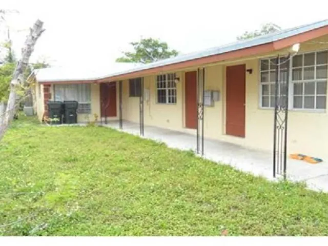$1,200 | 324 Northwest 42nd Street, Oakland Park, FL 33309