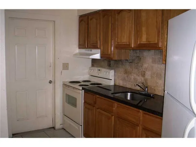 $1,200 | 324 Northwest 42nd Street, Oakland Park, FL 33309