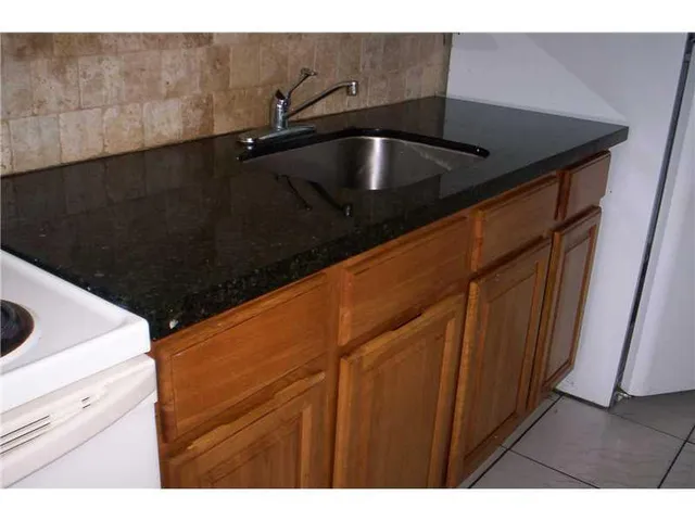 $1,200 | 324 Northwest 42nd Street, Oakland Park, FL 33309