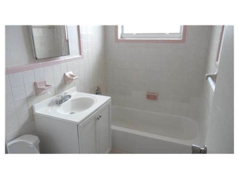 324 Northwest 42nd Street Oakland Park, FL 33309 - Photo 7 of 9 Bathroom.