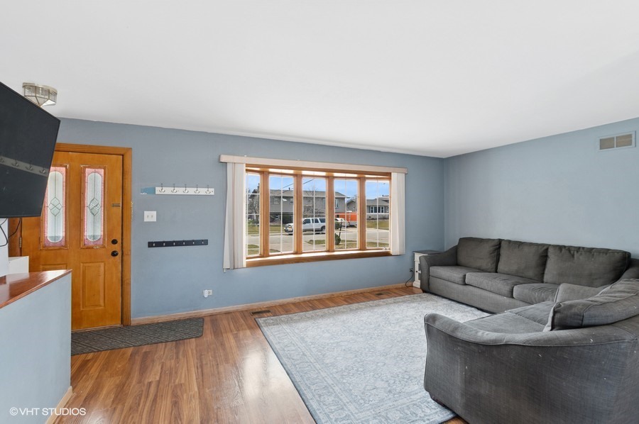 6232 El Morro Lane Oak Forest, IL 60452 - Photo 2 of 17