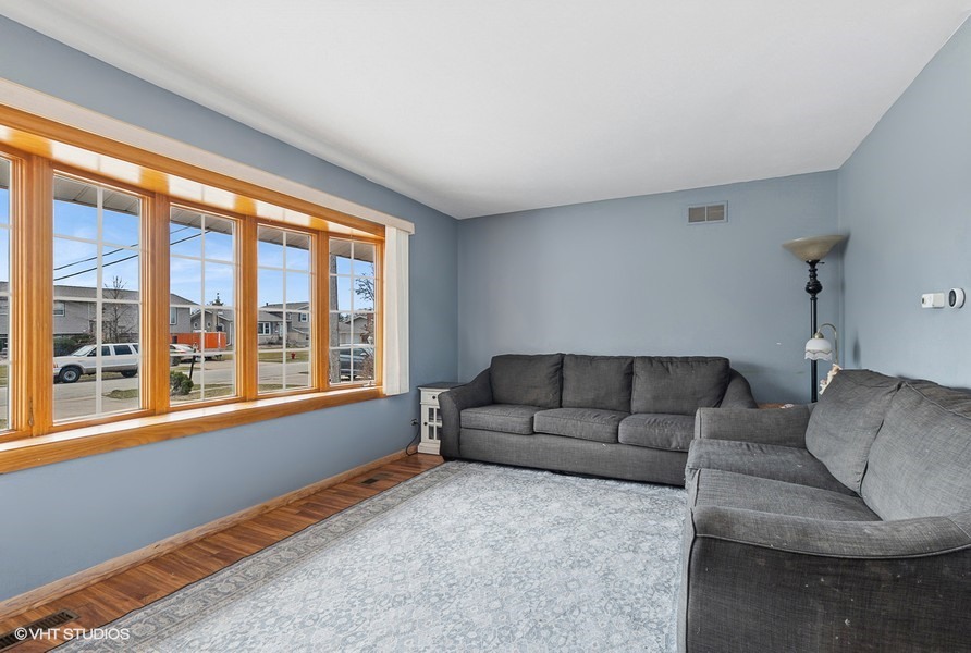 6232 El Morro Lane Oak Forest, IL 60452 - Photo 3 of 17