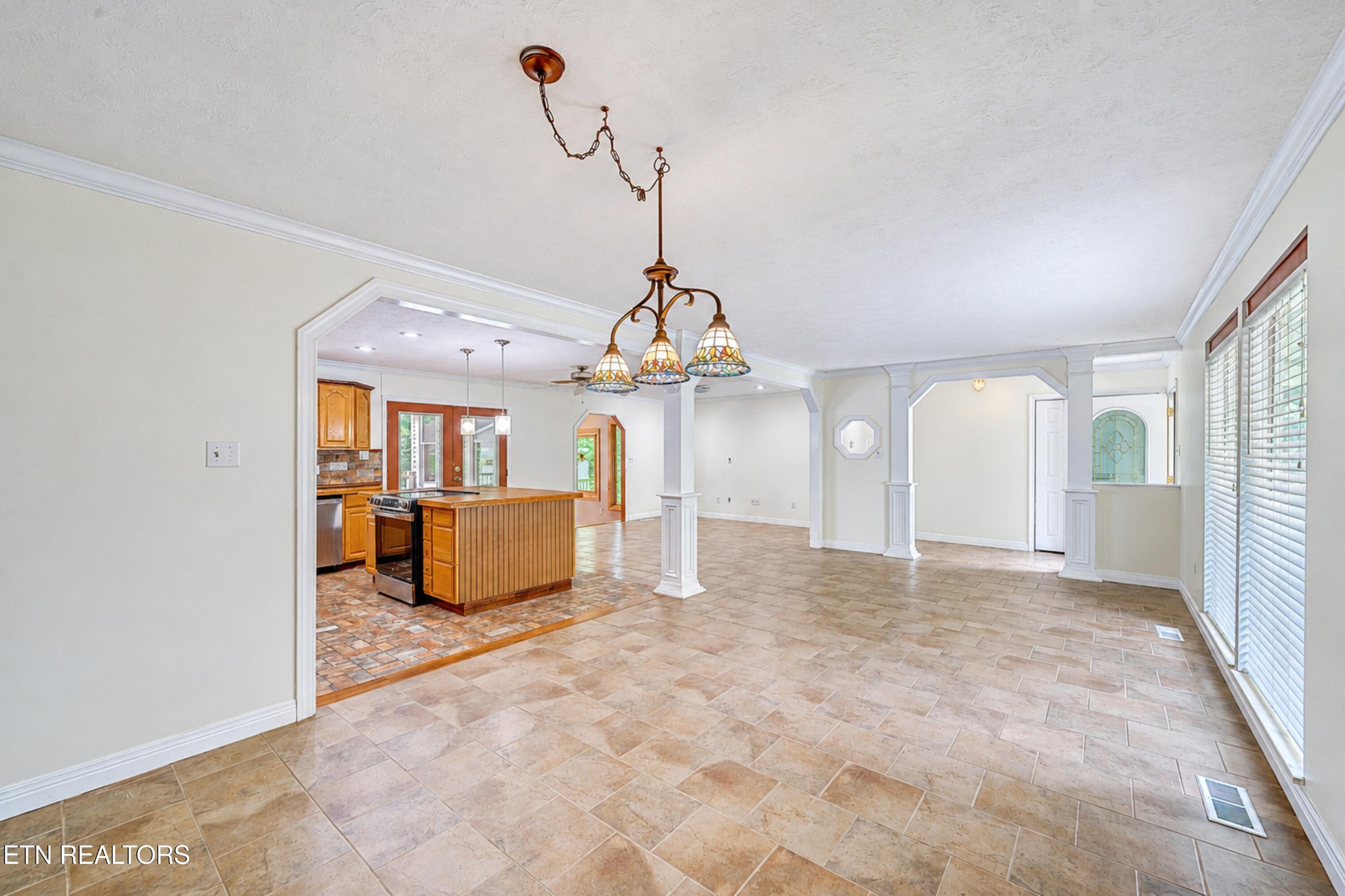 217 Wakefield Road Knoxville, TN 37922 - Photo 8 of 40 Gallery Image 8