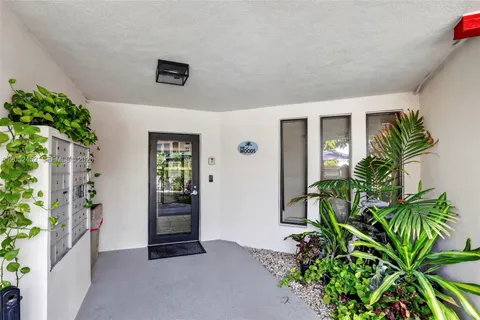 $190,000 | 1901 North Andrews Avenue, Unit 100, Wilton Manors, FL 33311