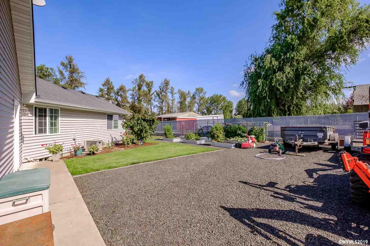 2595 Northwest Gibson Hill Road Albany, OR 97321 - Photo 29 of 41