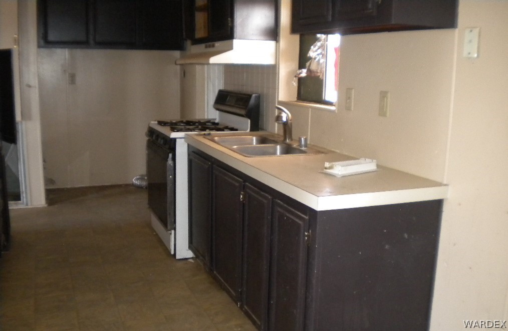 1416 South Verde Road Golden Valley, AZ 86413 - Photo 4 of 5 kitchen