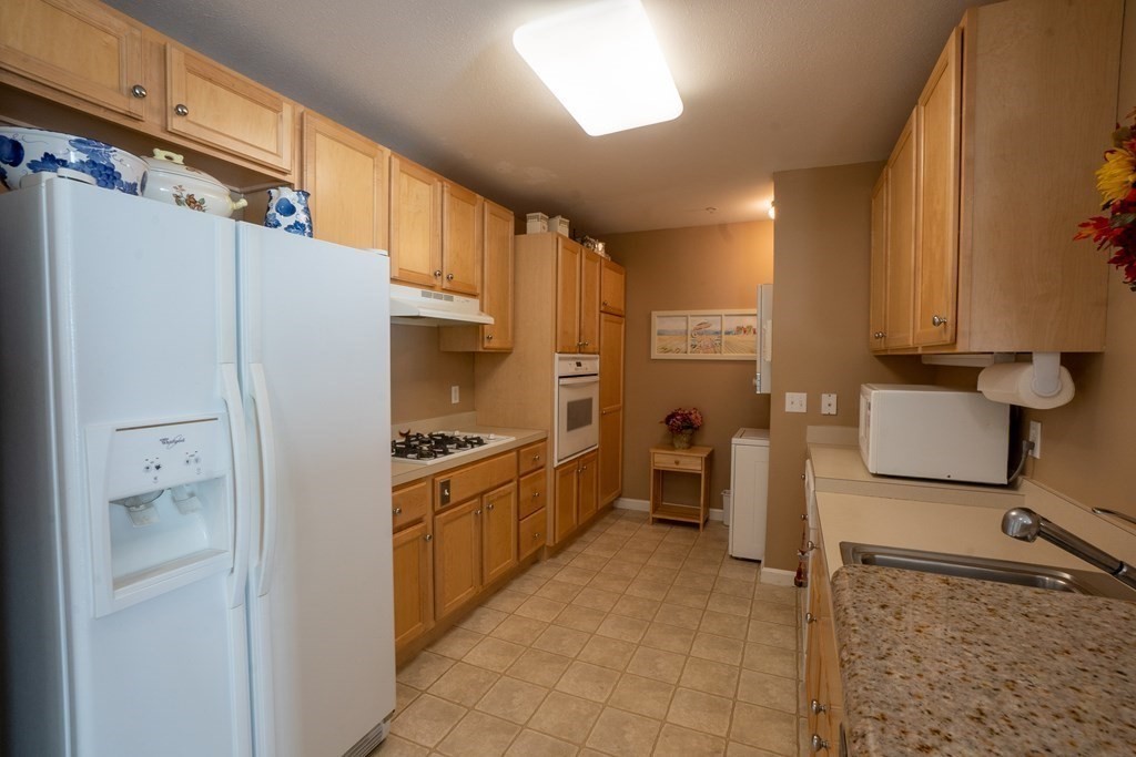 38 Village Road, Unit 209 Middleton, MA 01949 - Photo 2 of 19