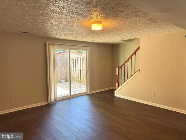 $362,900 | 3615 Wharf Lane, Triangle, VA 22172