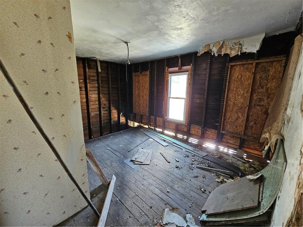 54 Elm Street Natrona Heights, PA 15065 - Photo 4 of 9