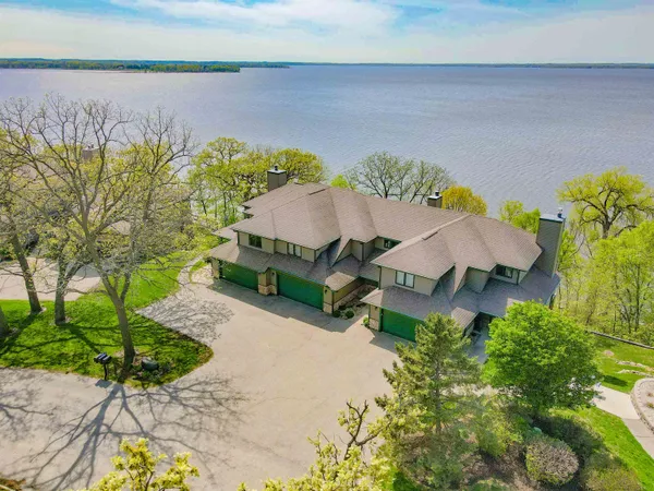 $498,000 | N799 Waubunsee Trail, Unit 1, Fort Atkinson, WI 53538