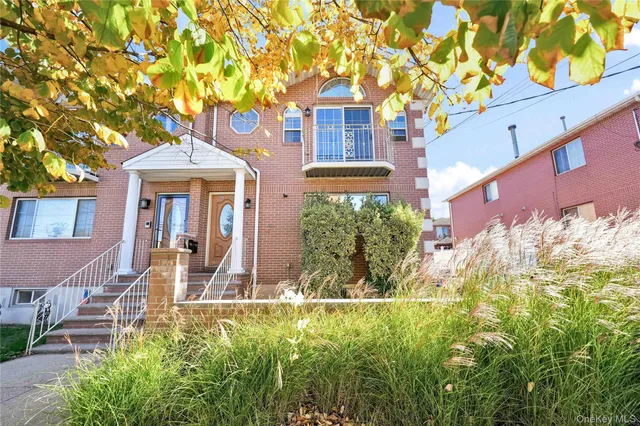 front view of house with a yard