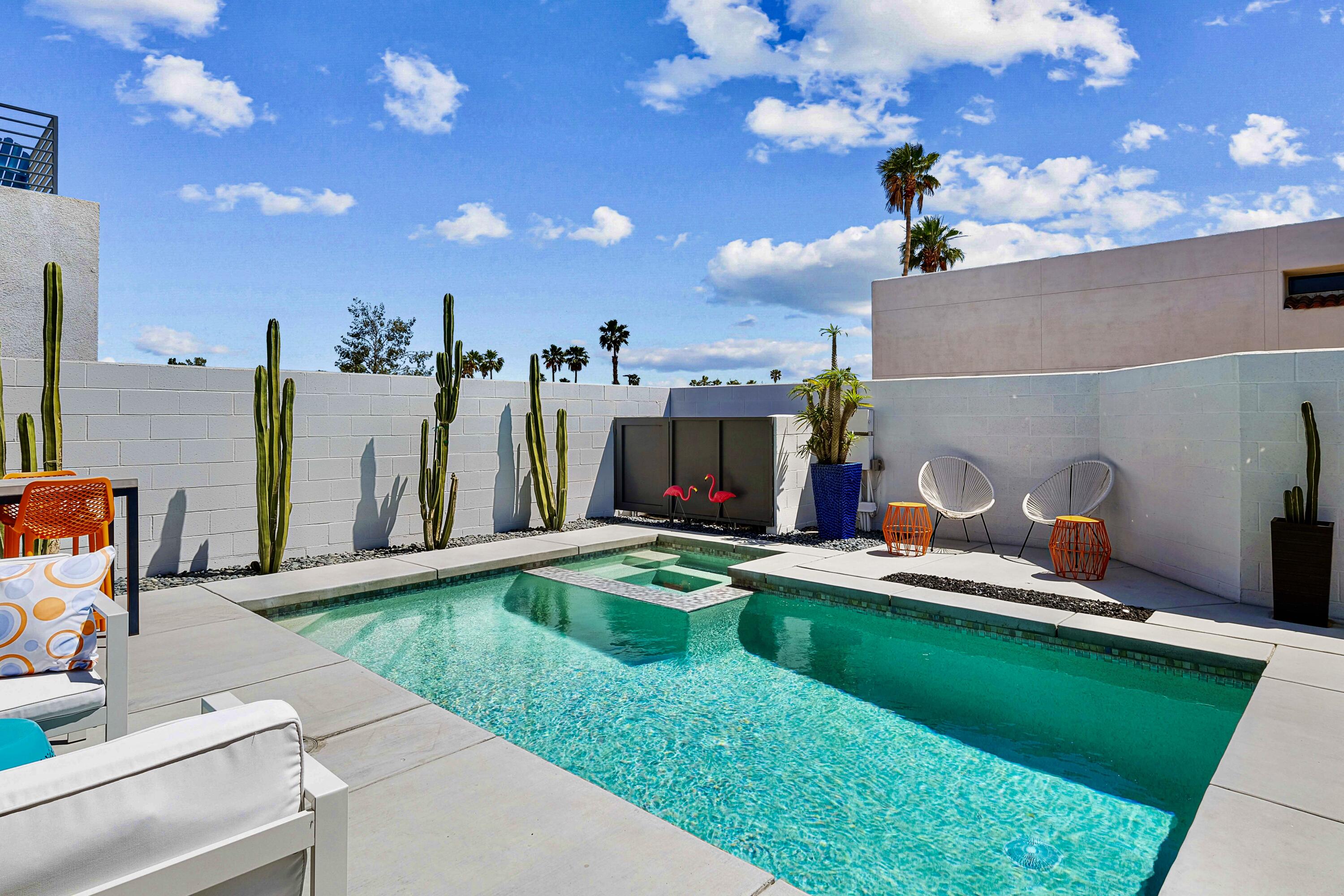 489 Beacon Way Palm Springs, CA 92262 - Photo 5 of 35 a view of a house with backyard and sitting area