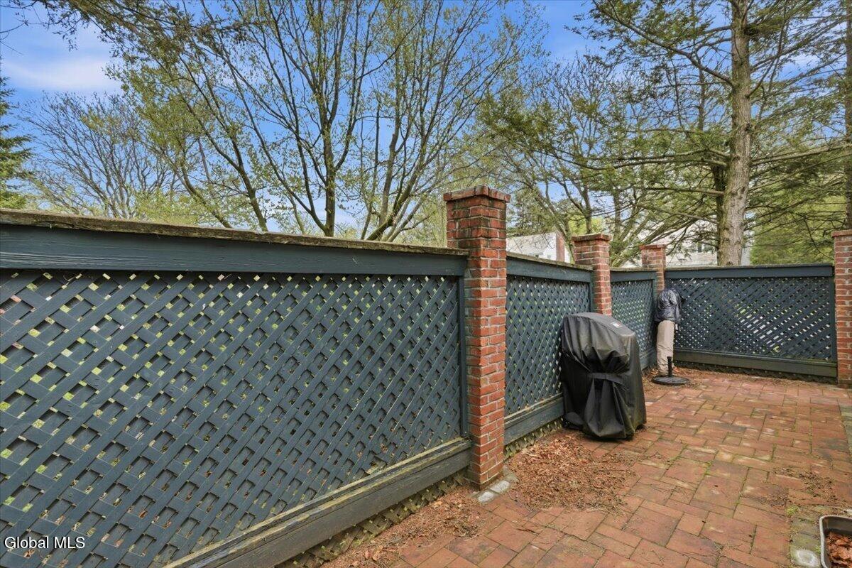214 Colonial Avenue Albany, NY 12208 - Photo 42 of 46 44-041_MW2_7539