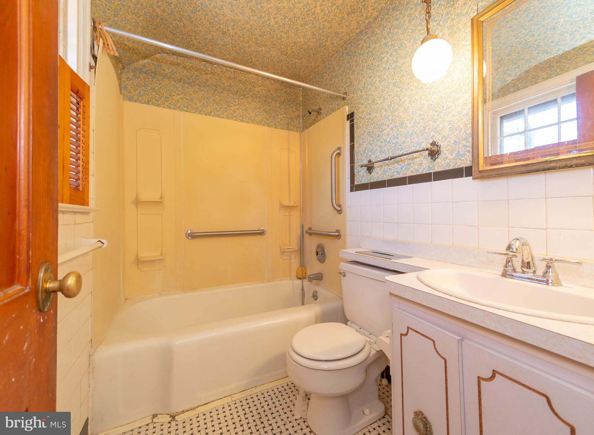 114 Madison Road Lansdowne, PA 19050 - Photo 13 of 20 Bathroom