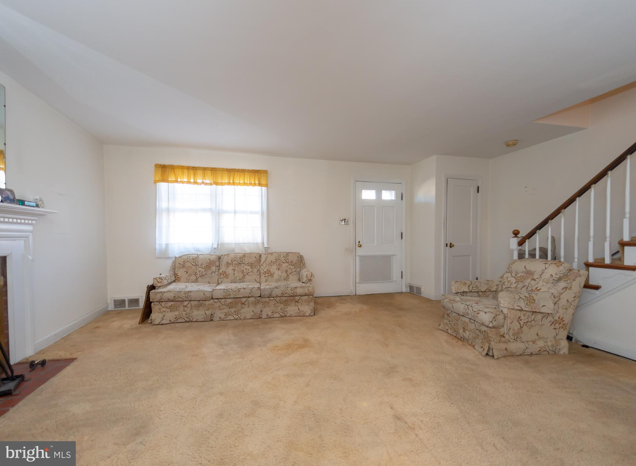 114 Madison Road Lansdowne, PA 19050 - Photo 4 of 20 Living Room