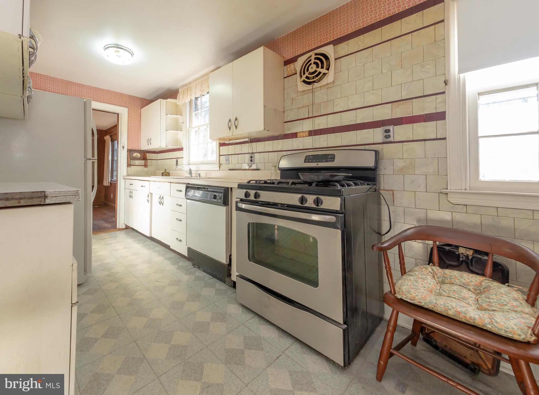 114 Madison Road Lansdowne, PA 19050 - Photo 8 of 20 Kitchen