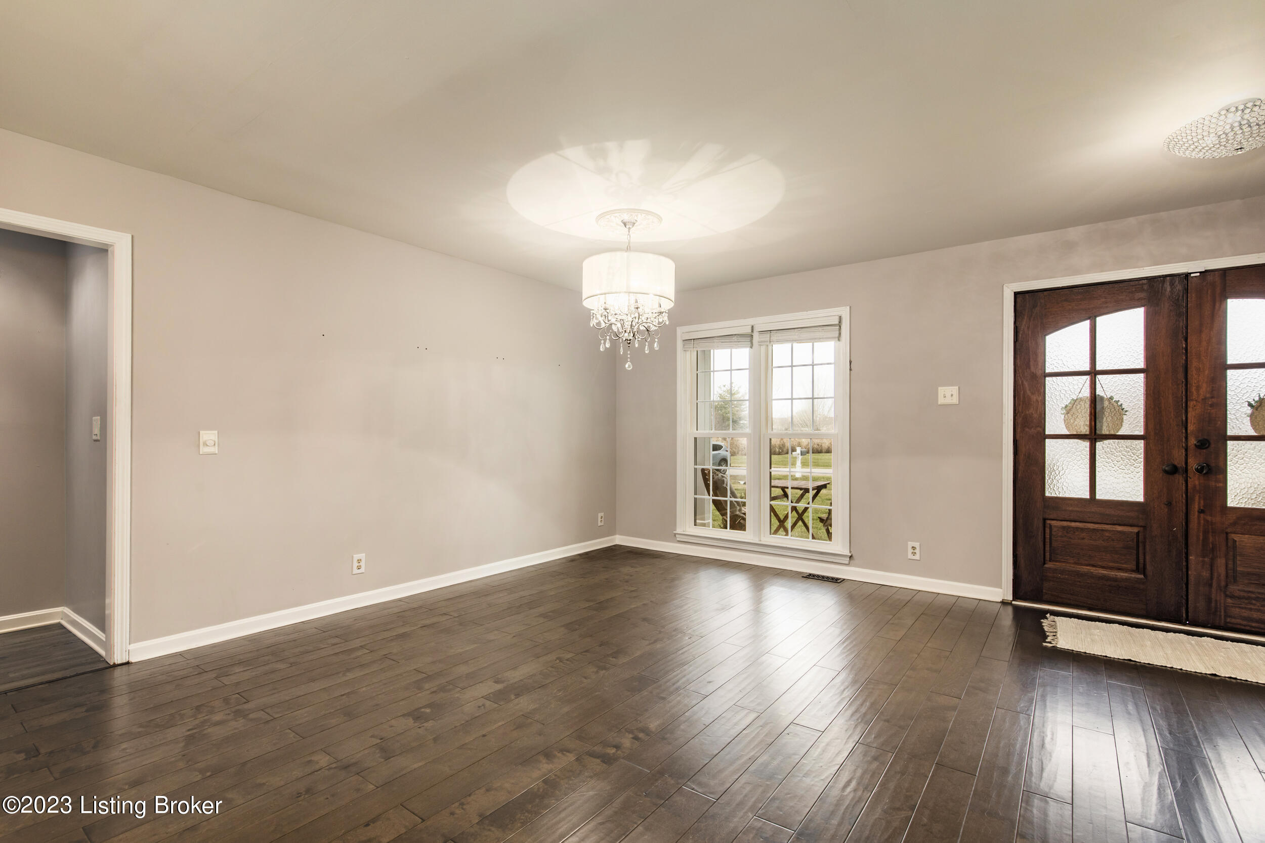 5014 Fox Run Road Buckner, KY 40010 - Photo 15 of 60 17-formal dining