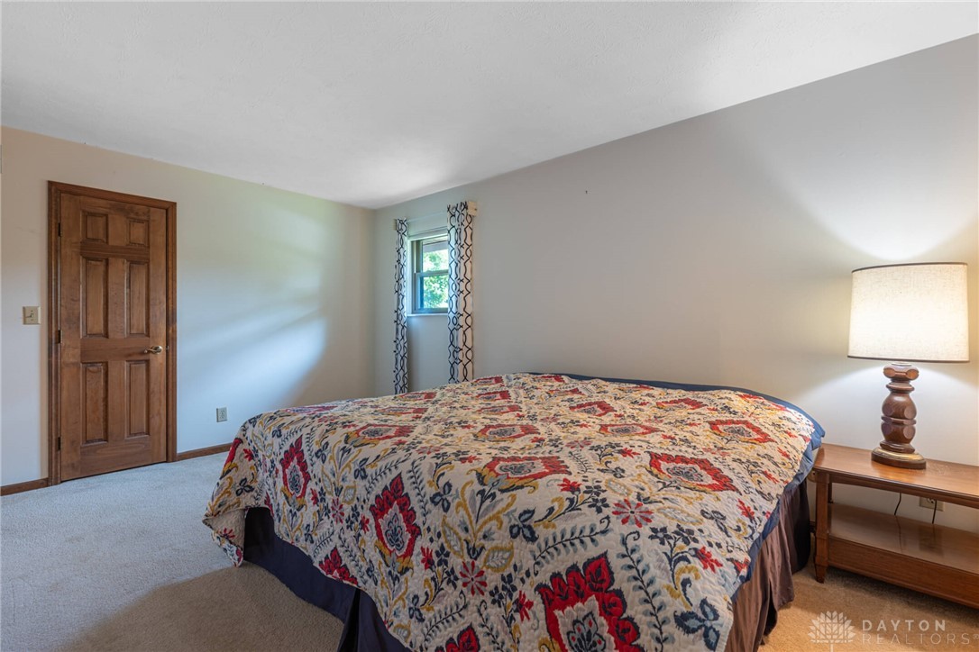 10135 Atchison Road Dayton, OH 45458 - Photo 24 of 41 Walk in closet