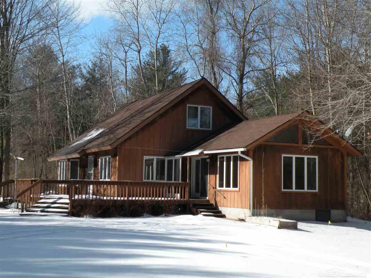 4818 Lakeshore Road Lexington, MI 48450 - Photo 3 of 30 31371204-2.JPG