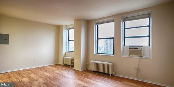 $1,247 | 3900 Chestnut Street, Unit 0B703, Philadelphia, PA 19104