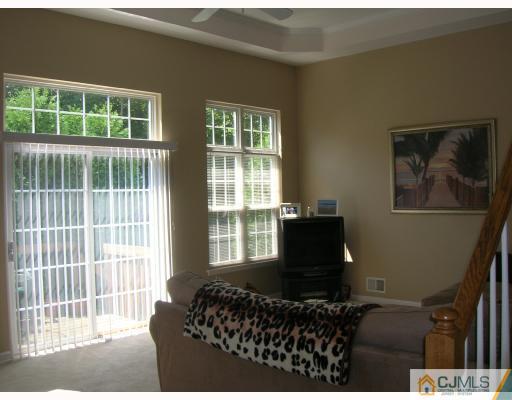 139-2 3rd Street Keyport, NJ 07735 - Photo 4 of 10 Gallery Image 4