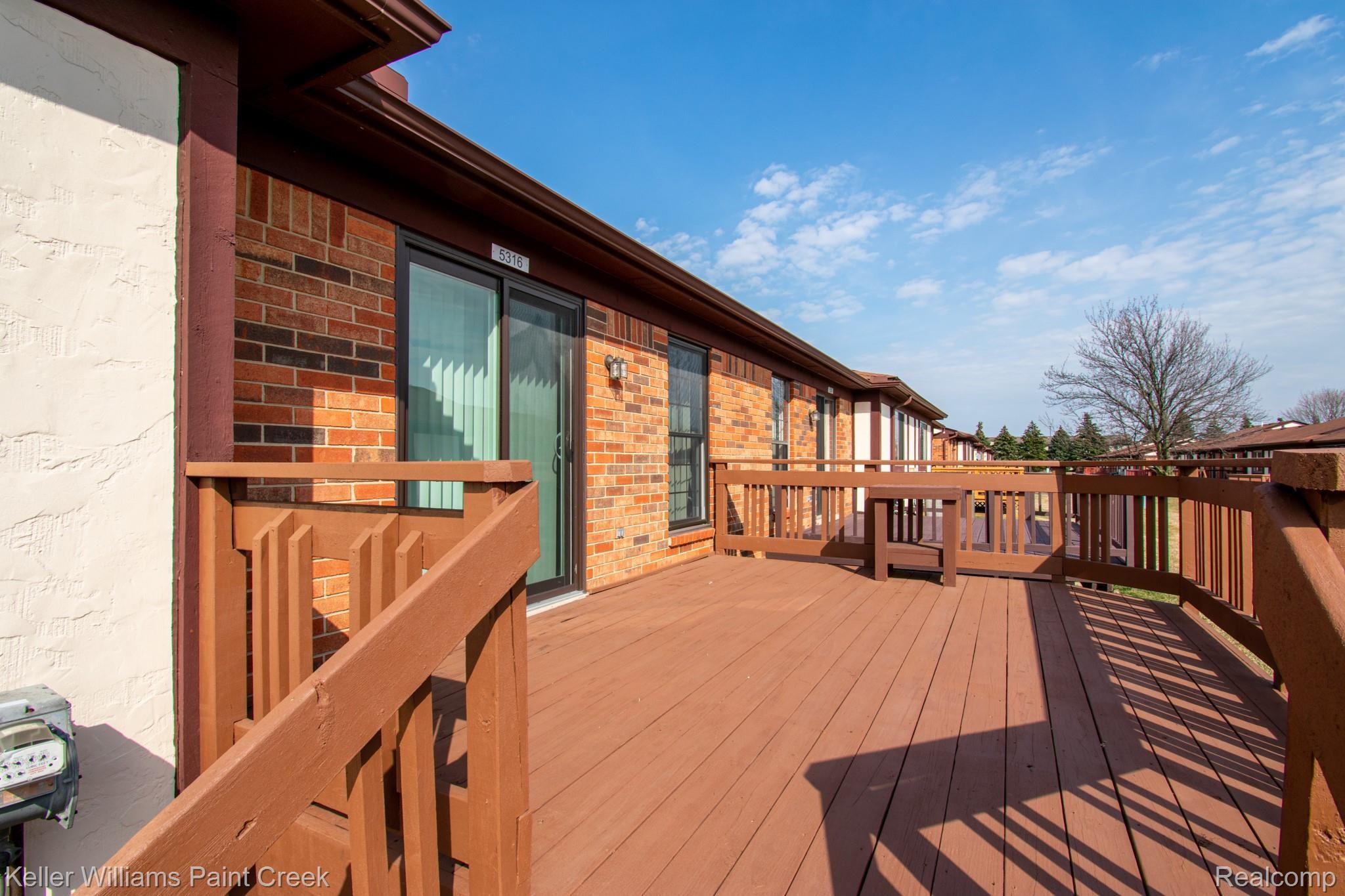 5316 Rene Drive Warren, MI 48091 - Photo 22 of 25 Deck.jpg