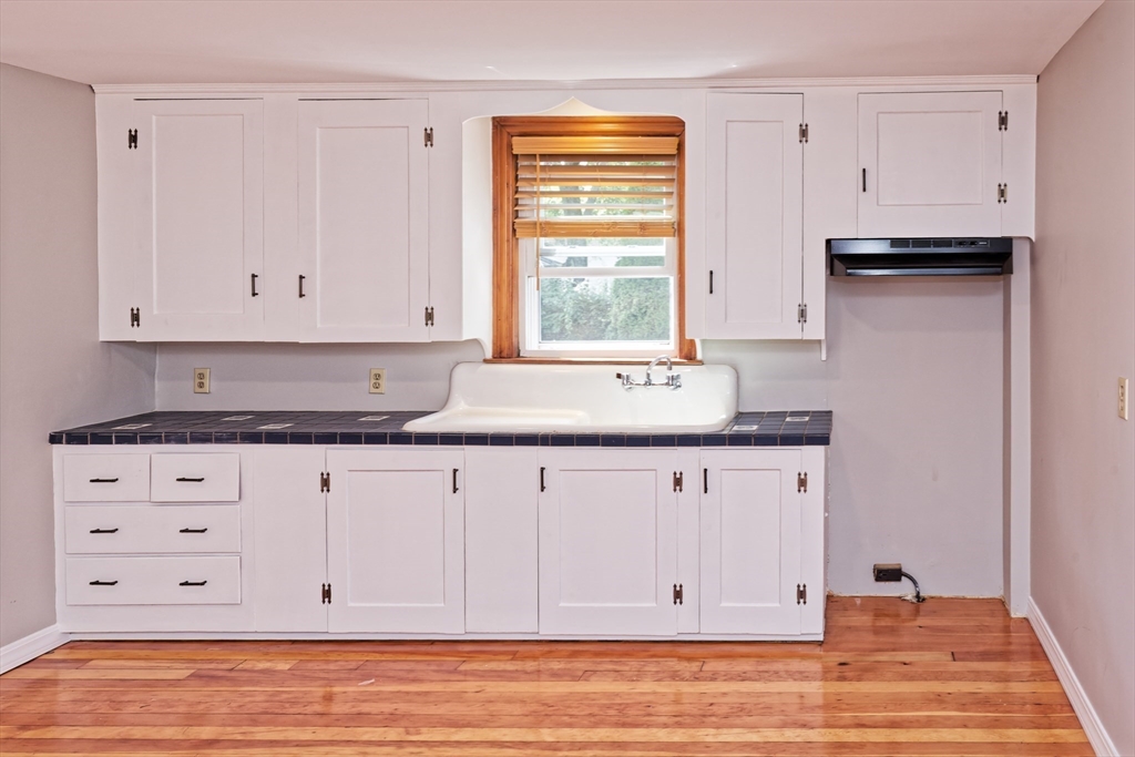 64 Oak Street, Unit 1 Uxbridge, MA 01569 - Photo 2 of 29