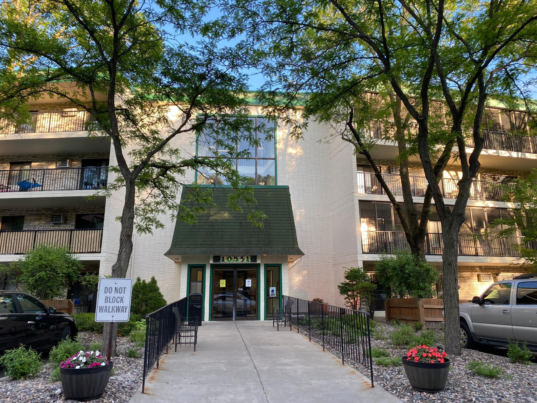 10531 Cedar Lake Road, Unit 305 Minnetonka, MN 55305 - Photo 1 of 1 Gallery Image 1