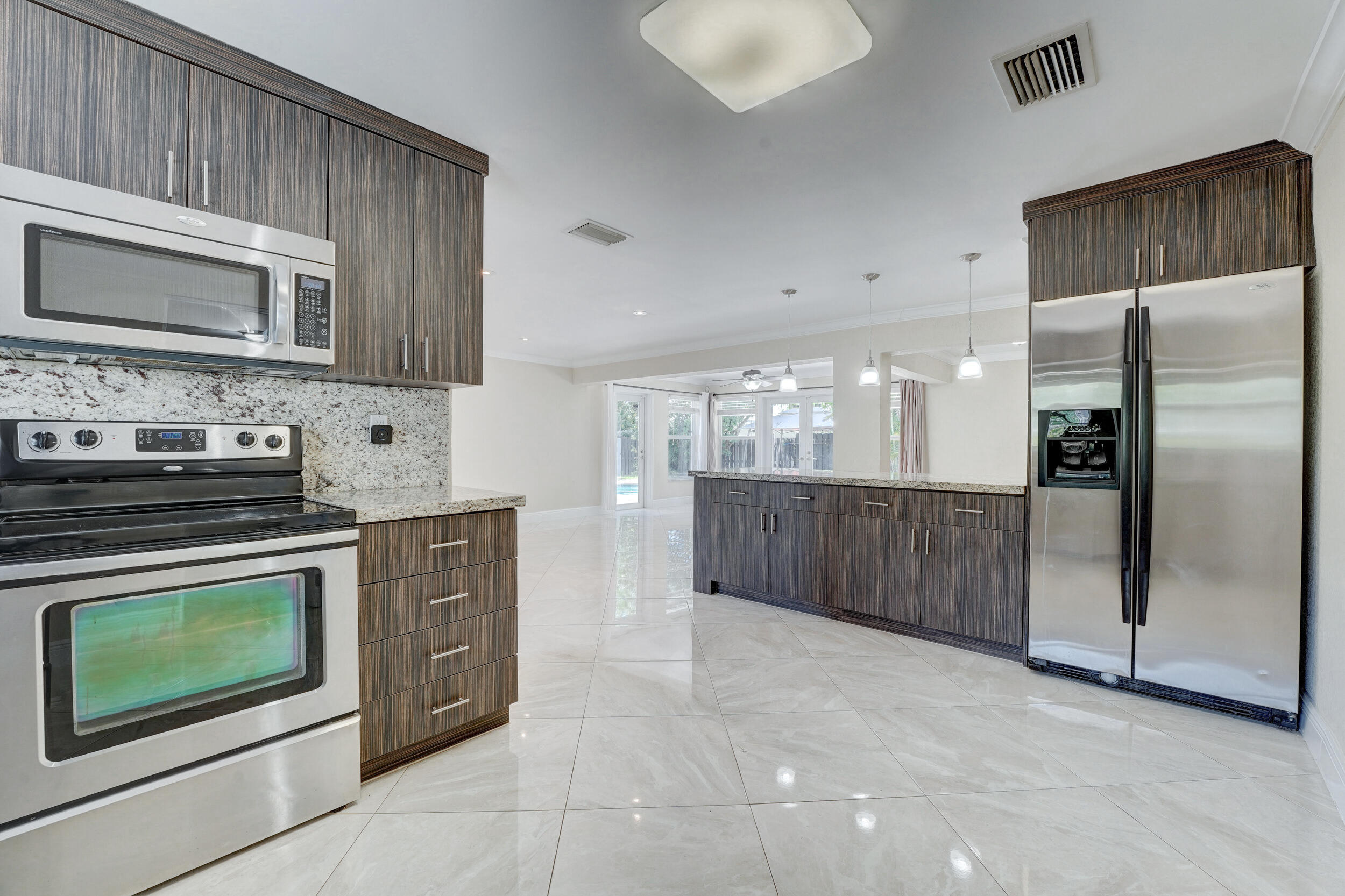 2220 Northeast 41st Street Lighthouse Point, FL 33064 - Photo 11 of 27 Kitchen5