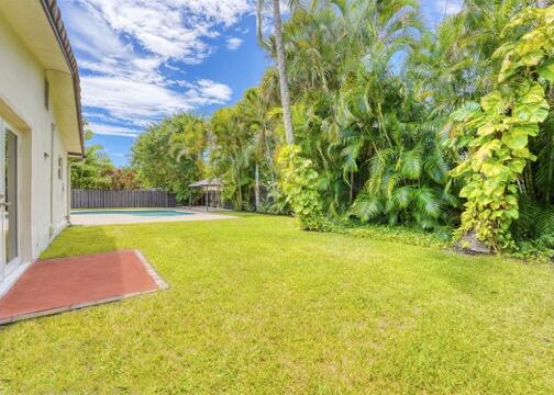 2220 Northeast 41st Street Lighthouse Point, FL 33064 - Photo 25 of 27 Backyard