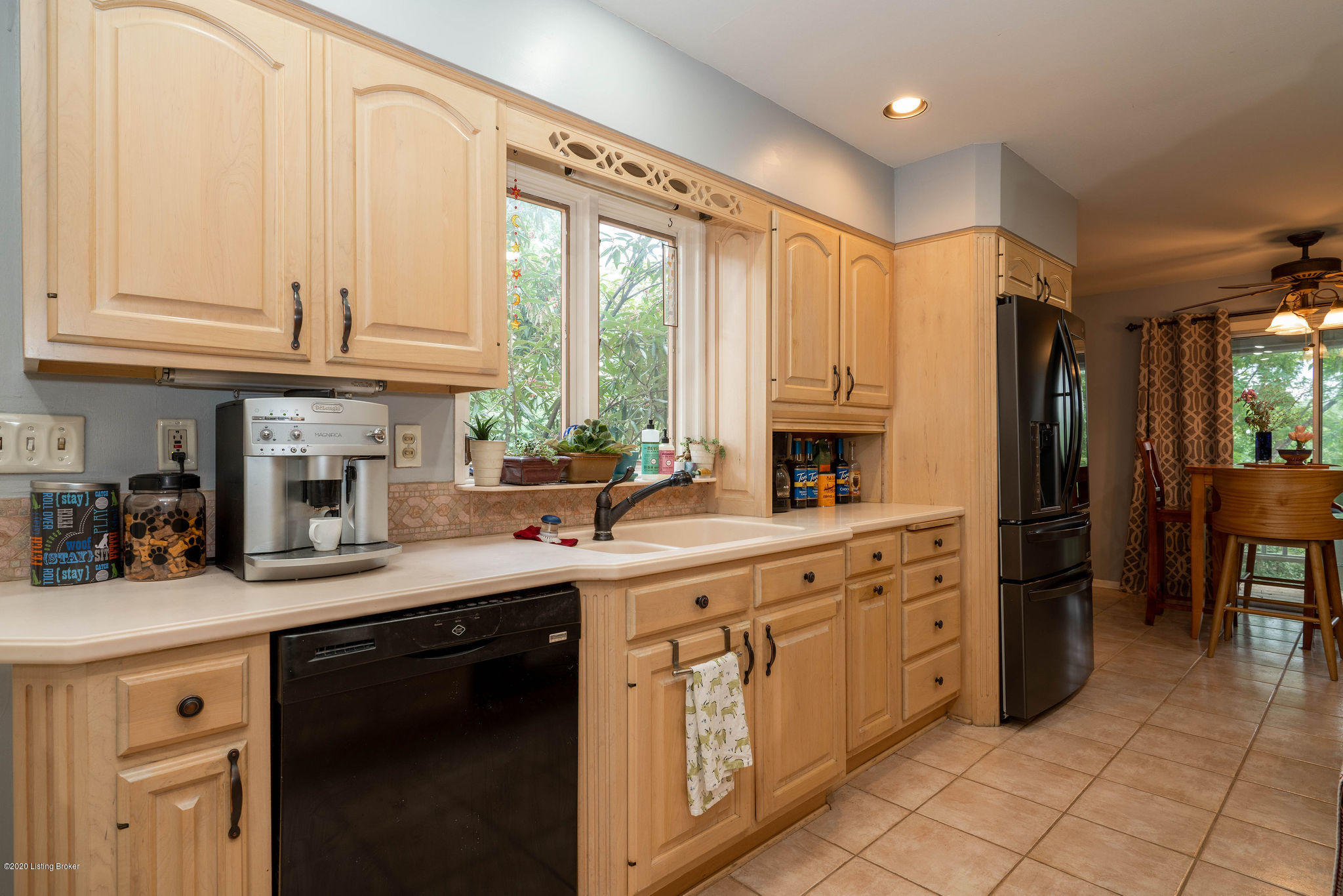 2405 Tuckaho Road Louisville, KY 40207 - Photo 18 of 51 Kitchen