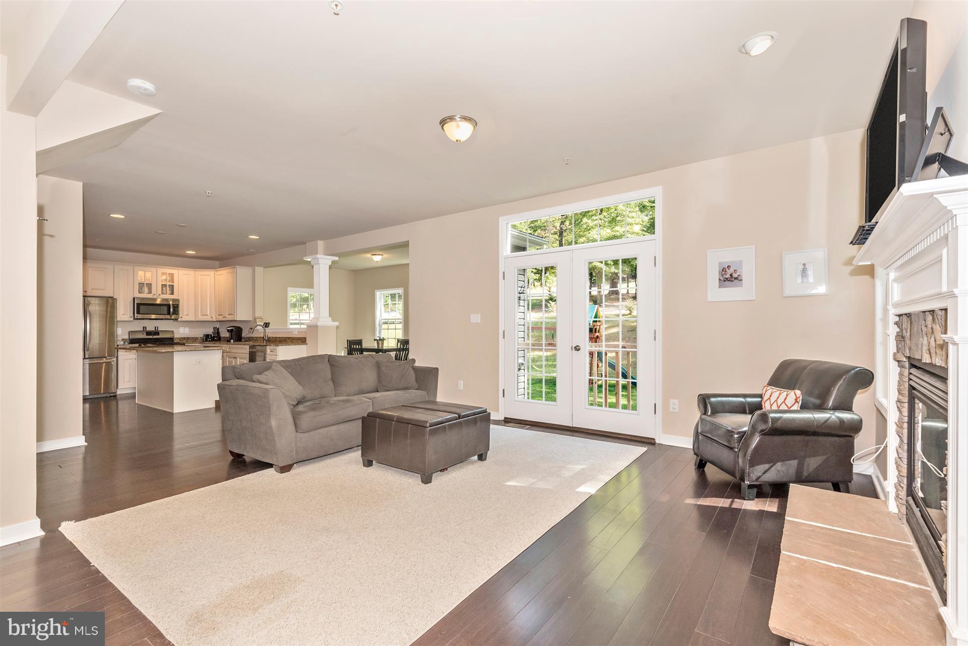 6709 South Clifton Road Frederick, MD 21703 - Photo 14 of 30 Living Room