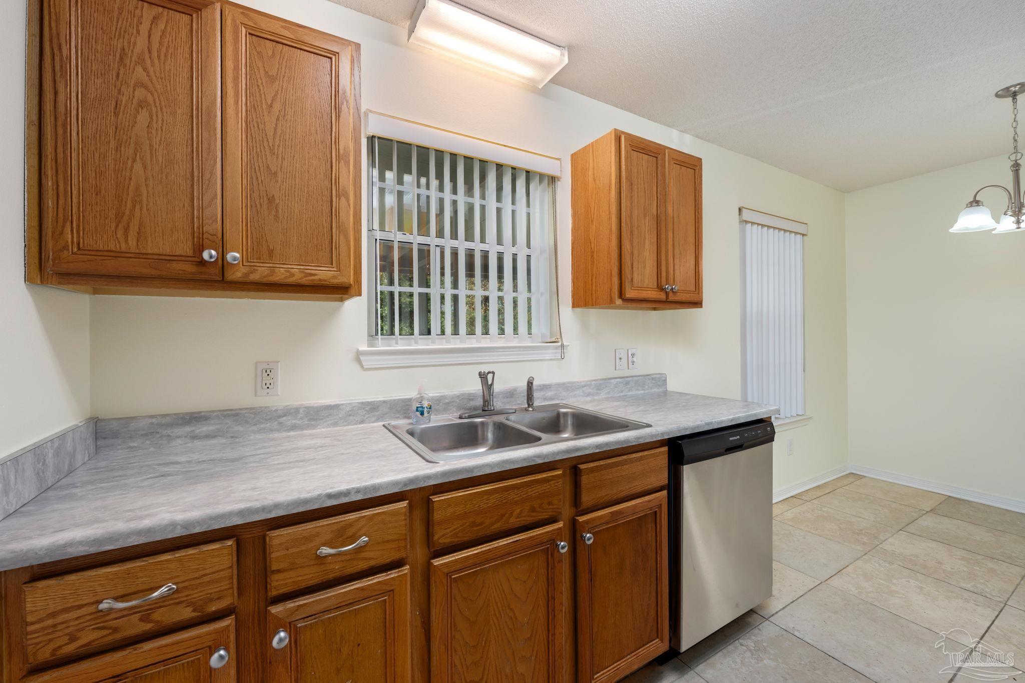 1828 Kell Road Gulf Breeze, FL 32563 - Photo 7 of 36 Gallery Image 7
