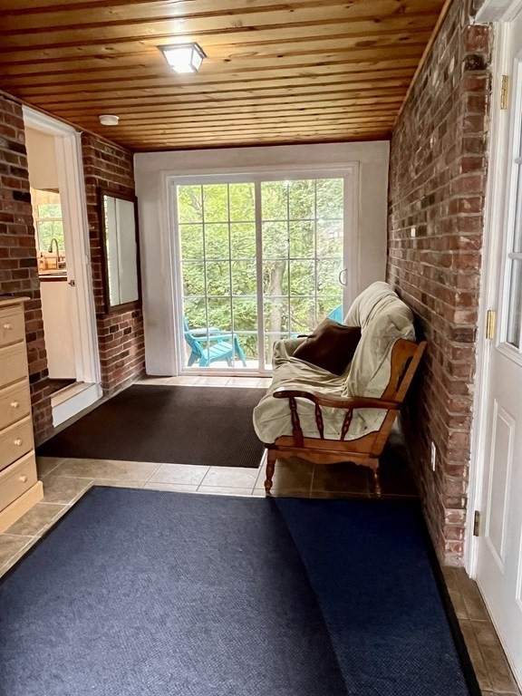 130 Greenleaf Avenue West Springfield, MA 01089 - Photo 12 of 30