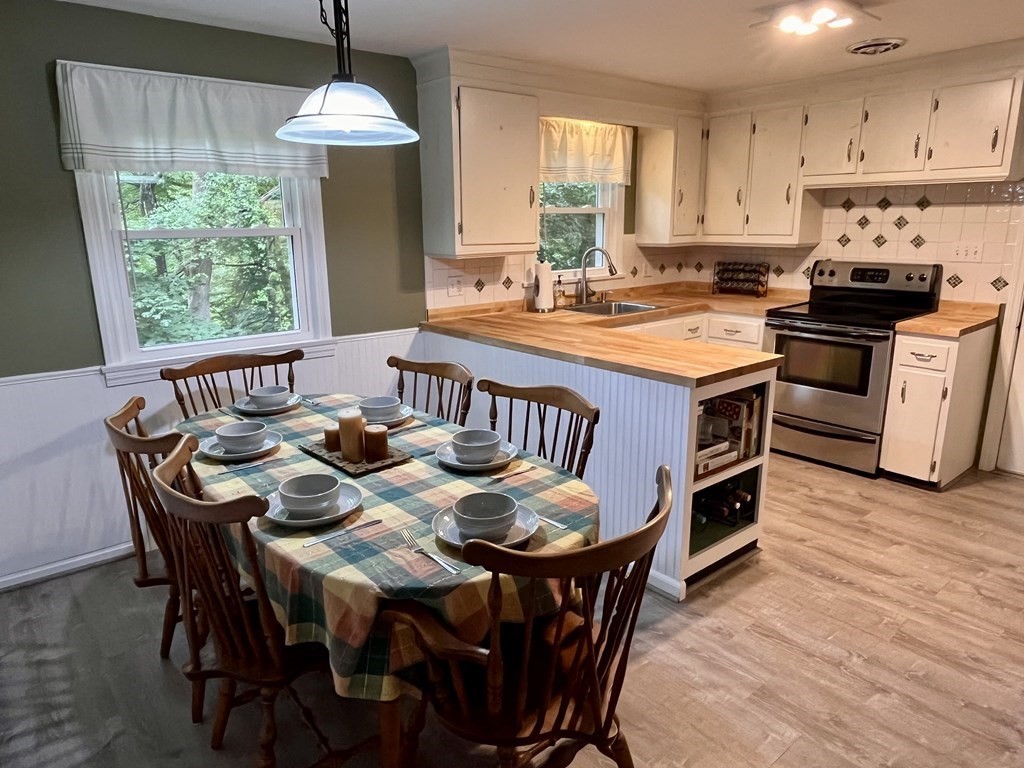 130 Greenleaf Avenue West Springfield, MA 01089 - Photo 7 of 30