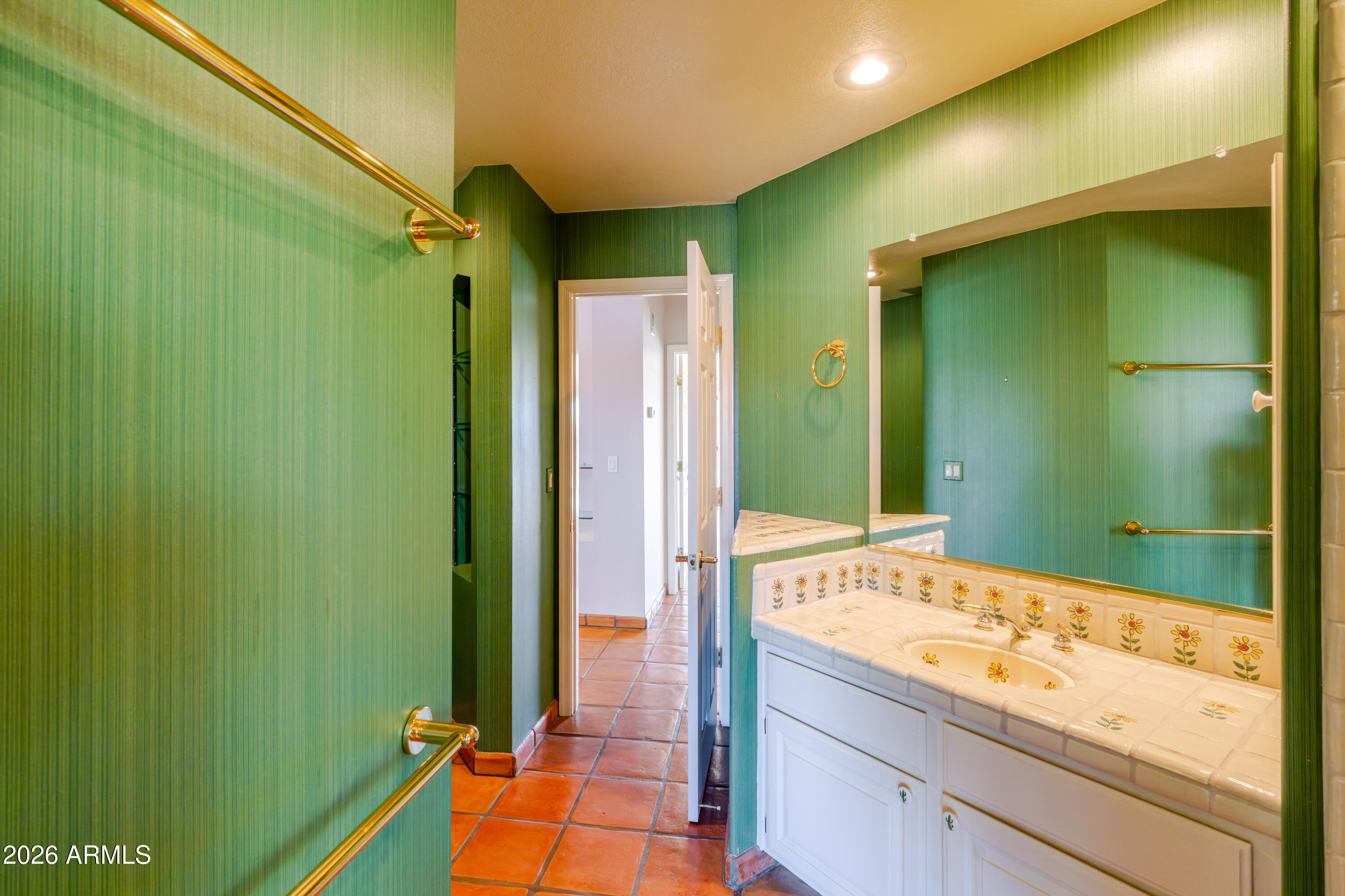 19125 East Vía Esquina Rio Verde, AZ 85263 - Photo 21 of 50 a bathroom with a mirror and a shower
