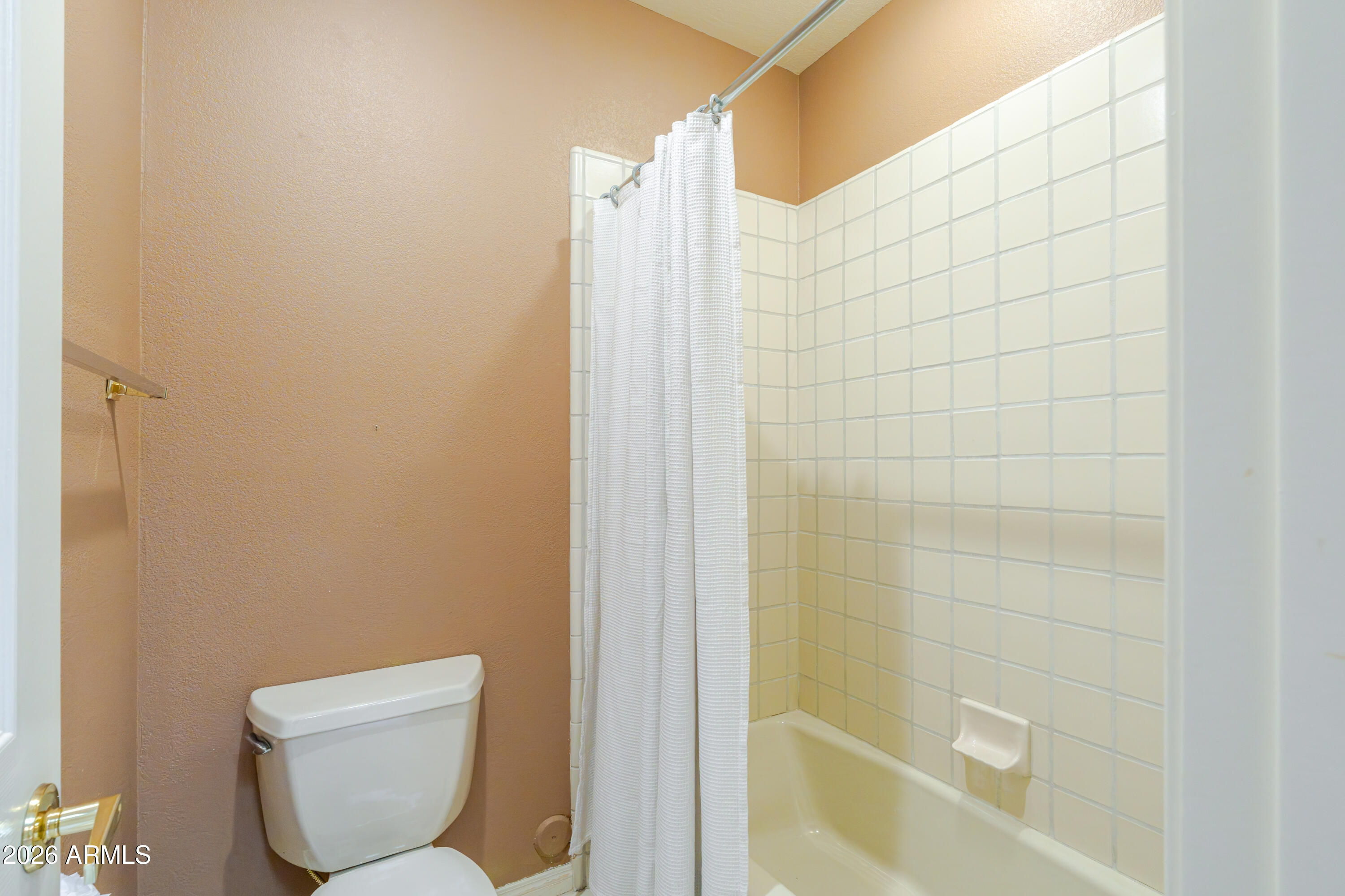 19125 East Vía Esquina Rio Verde, AZ 85263 - Photo 38 of 50 a bathroom with a toilet and shower