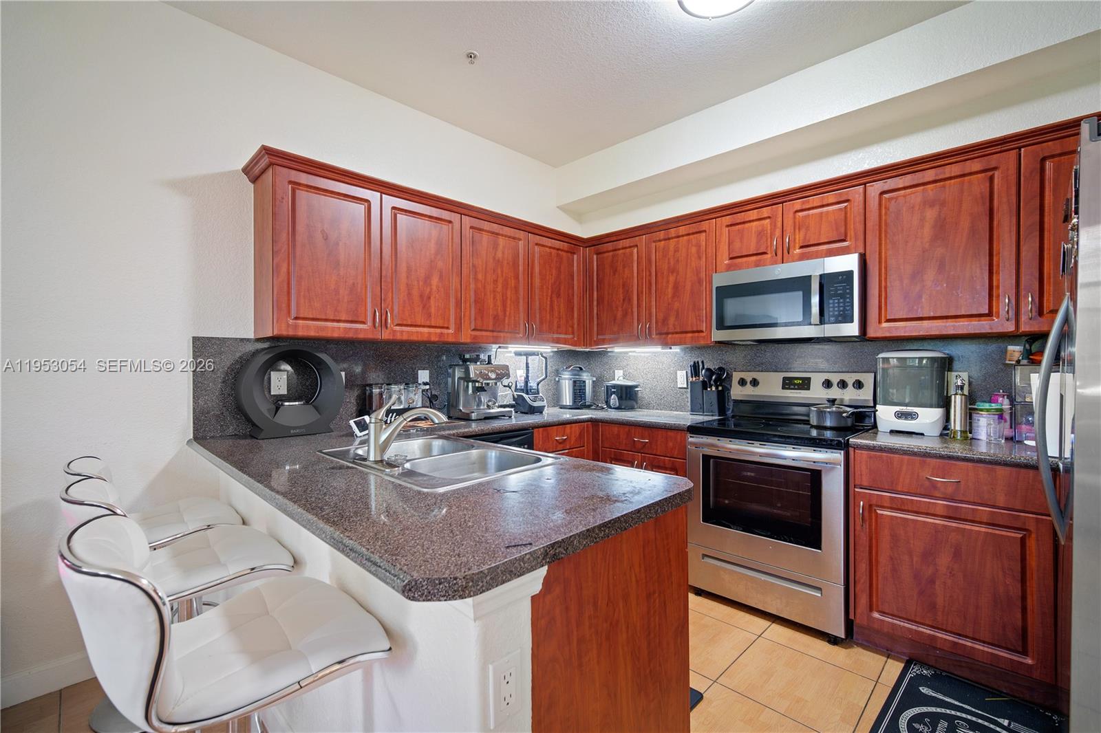 10242 Northwest 7th Street, Unit 209 Miami, FL 33172 - Photo 12 of 31